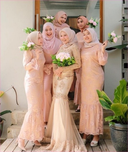 Baju bridesmaid hijab model mermaid