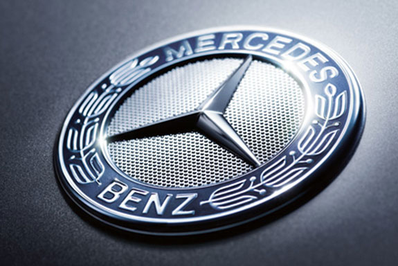   Mercedes-Benz Kerja Bareng Riot Games League of Legends  