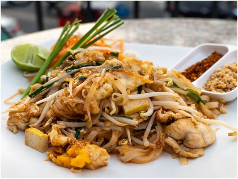 Pad thai, makanan khas Thailand yang mengesankan