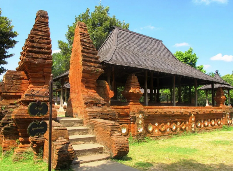 Rumah Adat Kasepuhan Cirebon