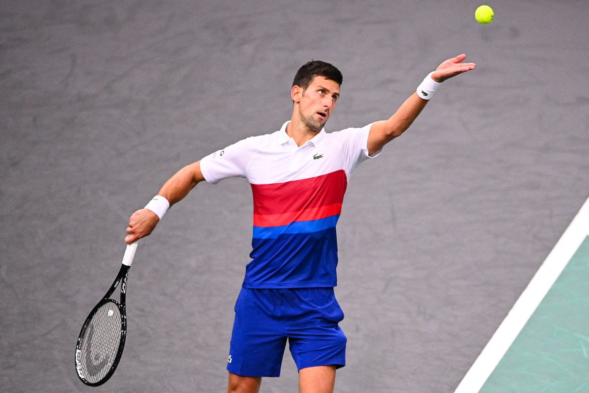 PETENIS peringkat satu dunia Novak Djokovic harus menjalani laga berat di p...