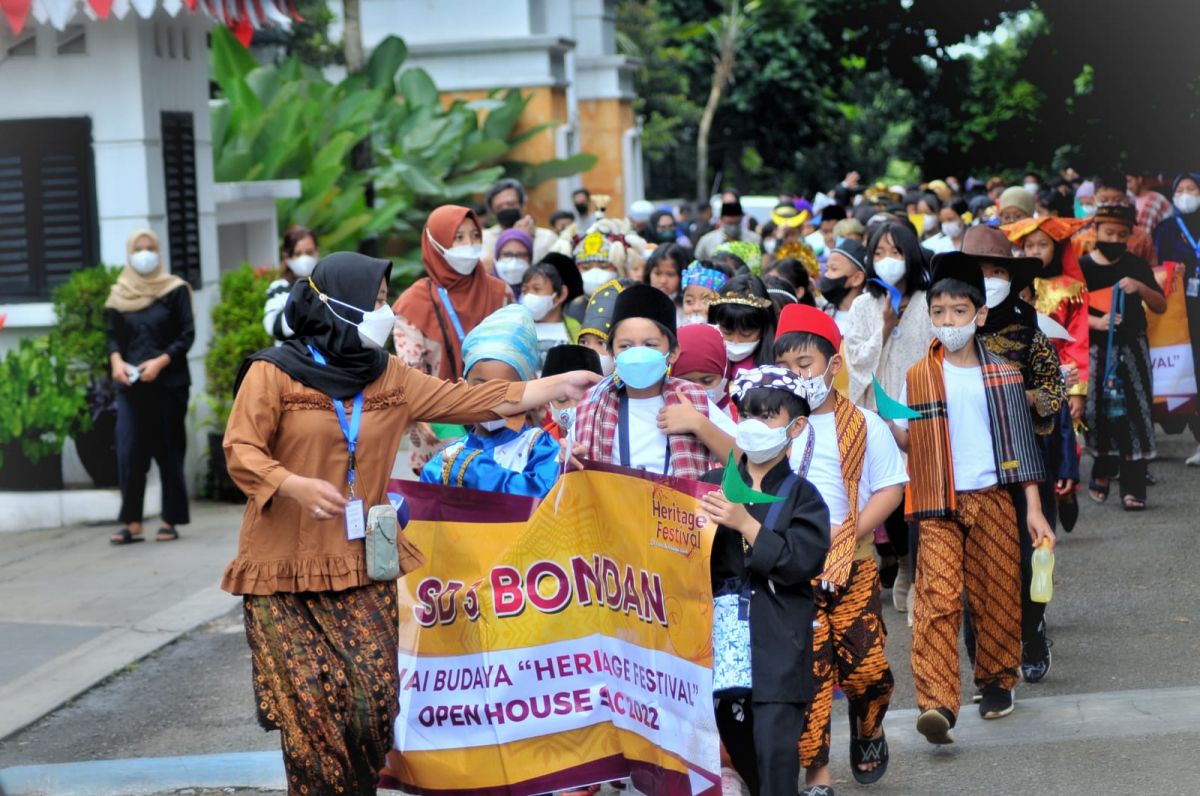 Memperkuat Cinta Budaya Indonesia Kepada Generasi Muda