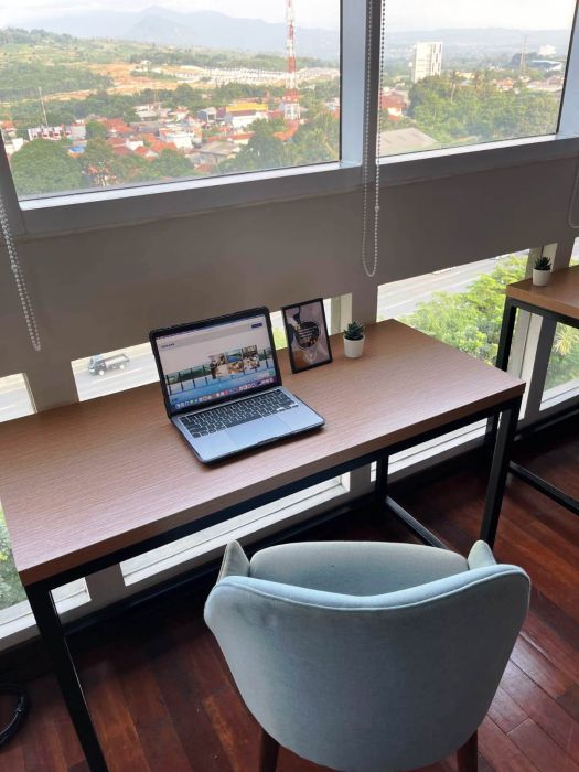 'Work from Hotel with a View' di Bigland Sentul Hotel & Convention