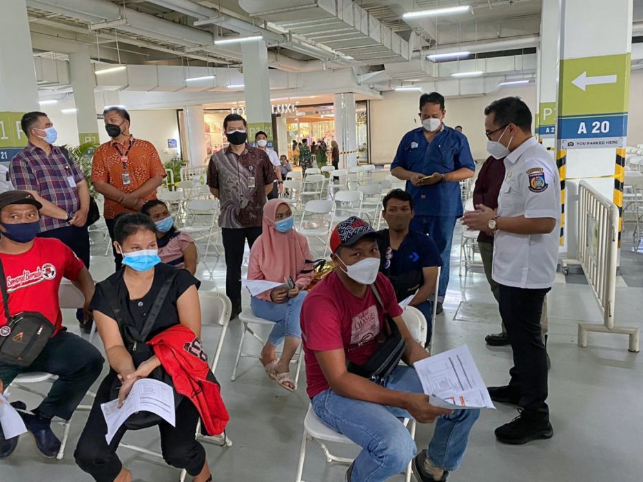 Wakil Wali Kota Tangerang Selatan Tinjau Pelaksanaan Vaksinasi di Living World Alam Sutera