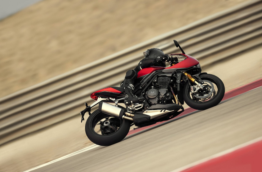 Triumph Luncurkan Speed Triple 1200 RR