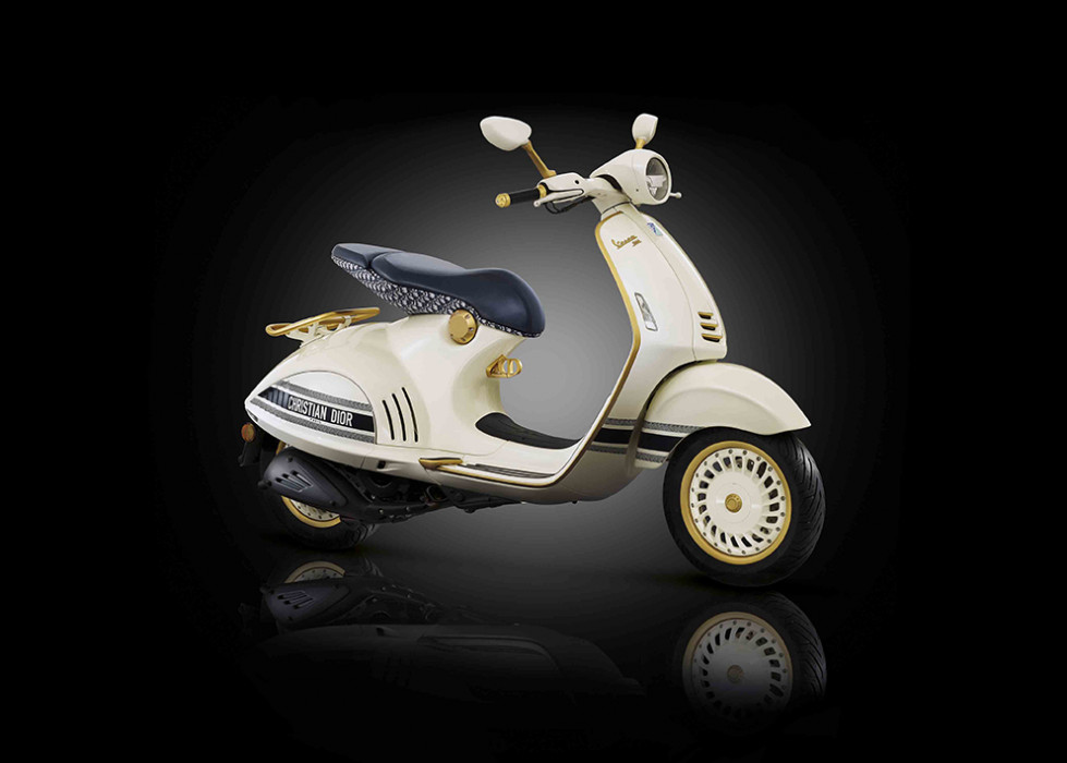 Vespa 946 Christian Dior Kolaborasi Teknik Italia dan Mode Prancis