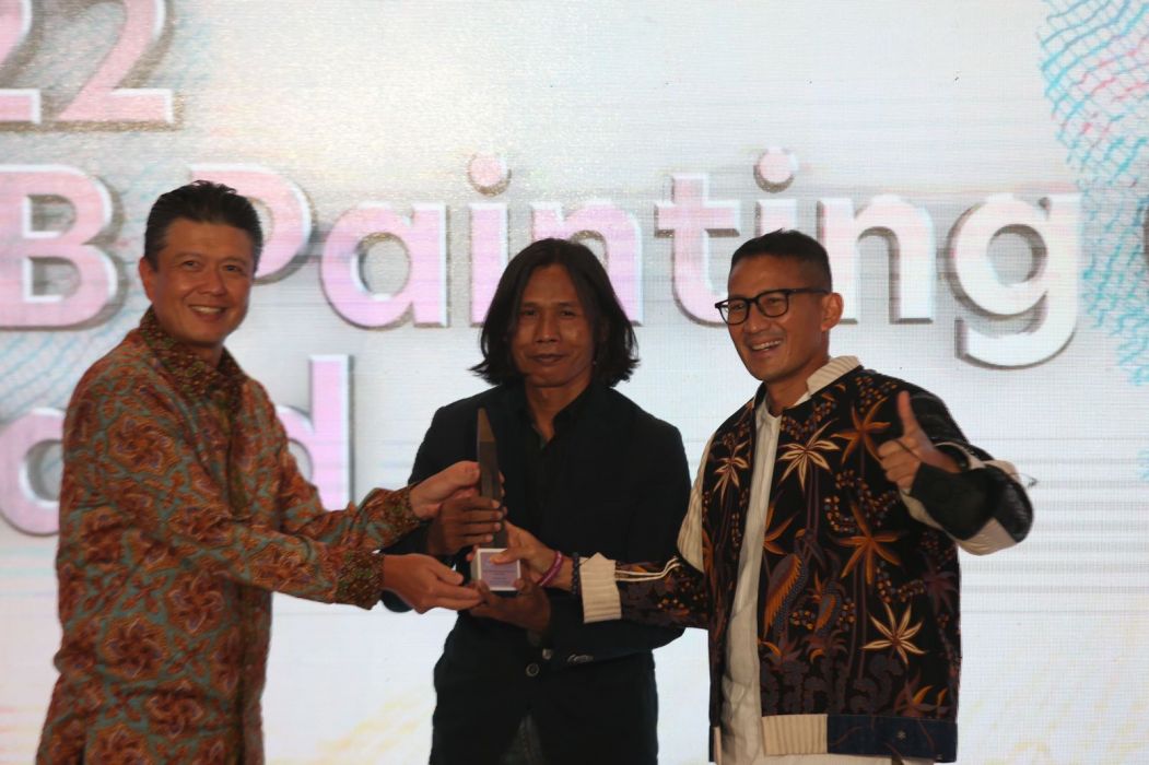 Karya Seni Tentang Peradaban Manusia Raih Penghargaan UOB Painting of the Year (Indonesia) 2022