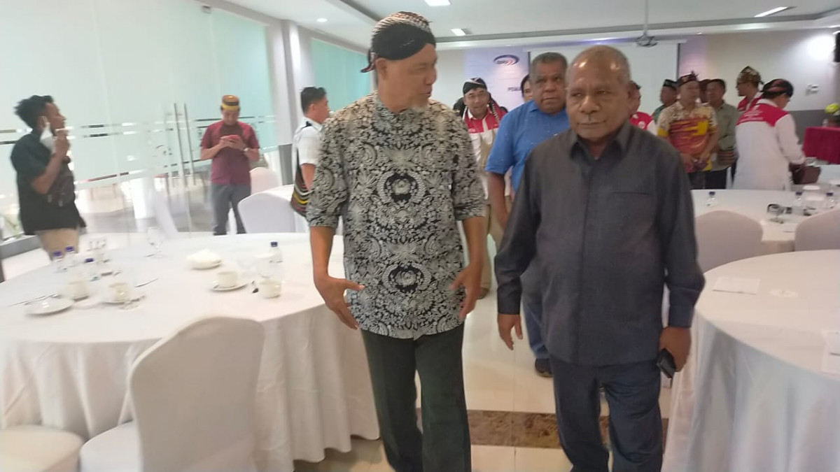 Gema Adat di Tanah Tabi, Sang Profesor Sarankan Masuk Rekor MURI