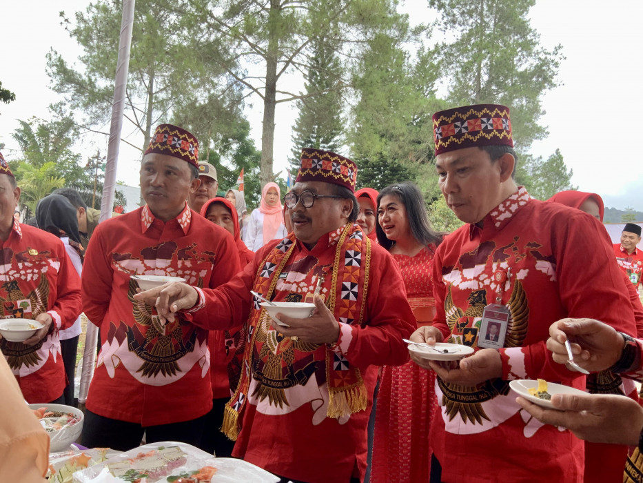 Wakil Kepala BPIP “Cicipi” Budaya Lampung Barat 