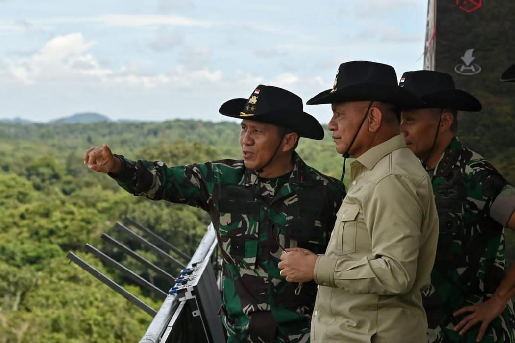 Wakil Ketua DPR RI Korpolkam Hadiri Latihan Manuver Menembak Senjata Ranpur Terintegrasi