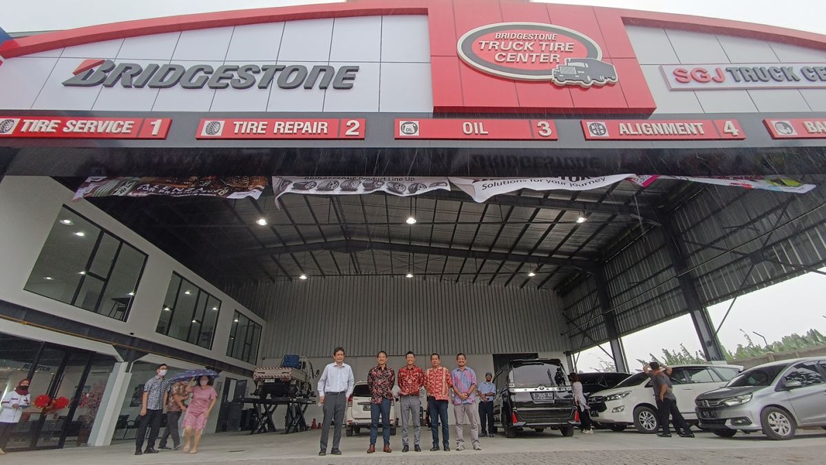 Bridgestone Indonesia Resmikan Dua Outlet Truck Tire Center