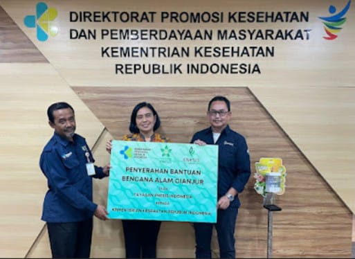 Penyerahan secara simbolis dilakukan Head PR & RA Enesis Group, Budi Satriyo dan diterima langsung oleh Direktorat Promosi Kesehatan dan Pemberdayaan Masyarakat, Kemenkes, drg. Widyawati, MKM di Jakarta, baru-baru ini. 