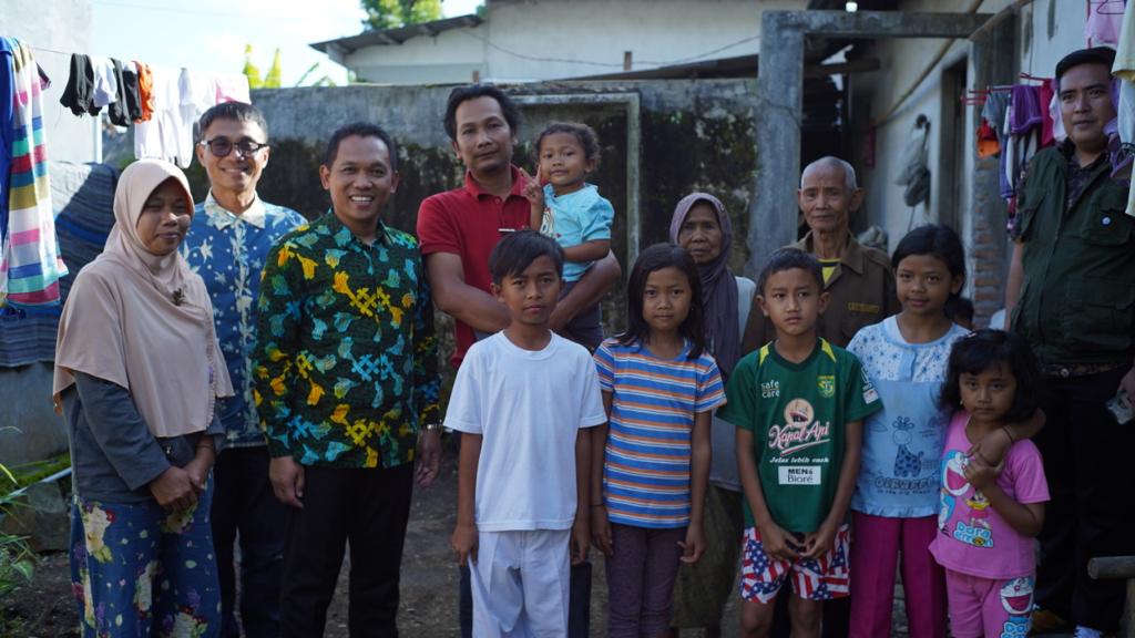 Pos Indonesia Salurkan Bansos di Daerah Terdampak Erupsi Semeru Lumajang