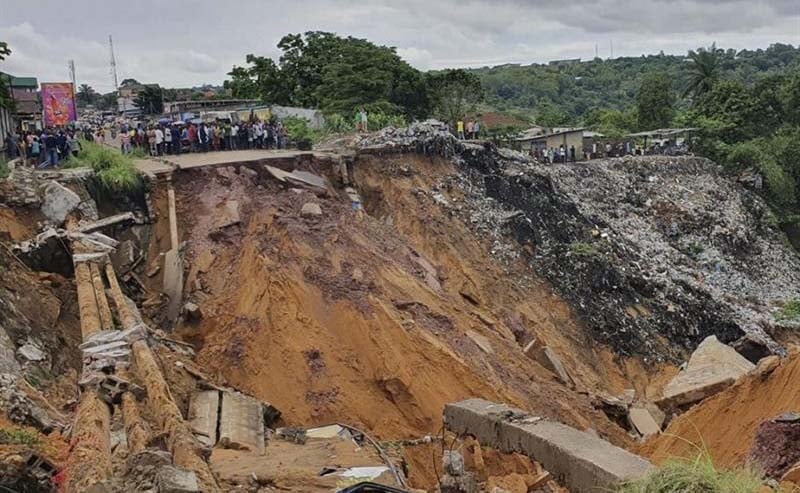 Bencana banjir dan longsor membuat sekitar 13 orang pekerja tambang emas ilegal terkubur di Rubaya, Provinsi North Kivu, Kongo, Jumat (9/12).  