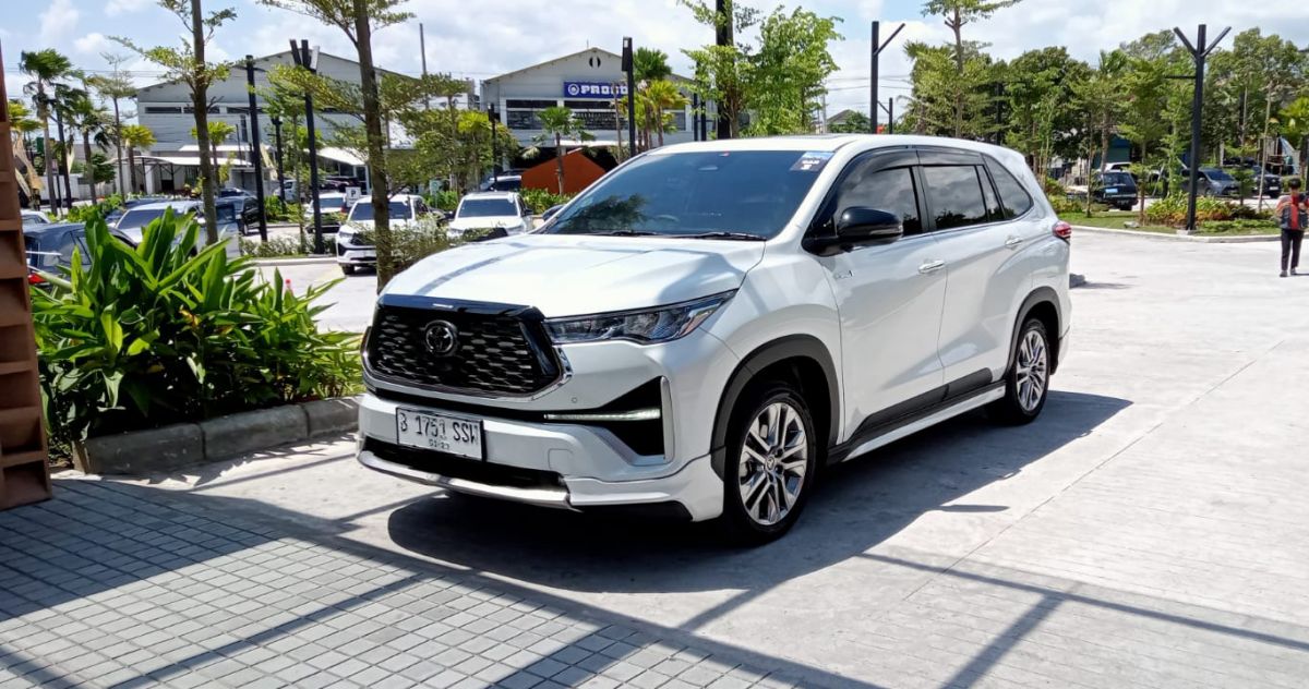 Menyusuri Rute Jakarta-Semarang-Yogyakarta Bersama All New Kijang Innova Zenix 