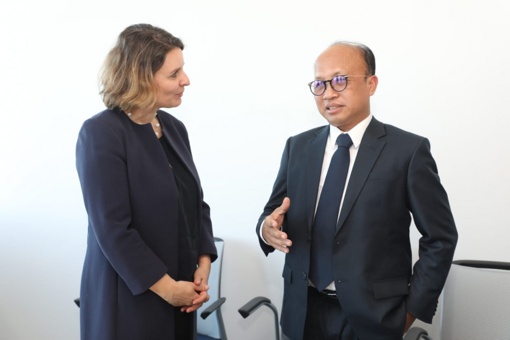Sekjen Kemenaker, Anwar Sanusi saat melakukan pertemuan bilateral dengan Head of International Labour Affairs, SECO Valérie Berset Bircher, Jenewa, Swiss, Rabu (22/3).