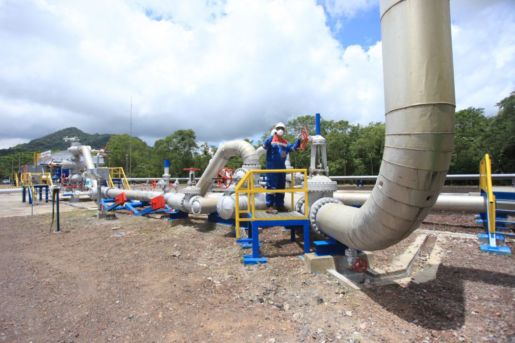 Pembangkit listrik tenaga panas bumi (PLTP) Binary Organic Rankine Cycle(ORC) berkapasitas 500 KW yang dikelola PT Pertamina Geothermal Energy (PGE) di Lahendong, Tomohon, Sulawesi Utara.