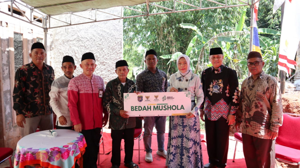 BAZNAS) RI bersama BAZNAS Kota Depok menggelar program bedah Mushola di Pasir Putih, Sawangan, Kota Depok, Jawa Barat, Sabtu (15/4),