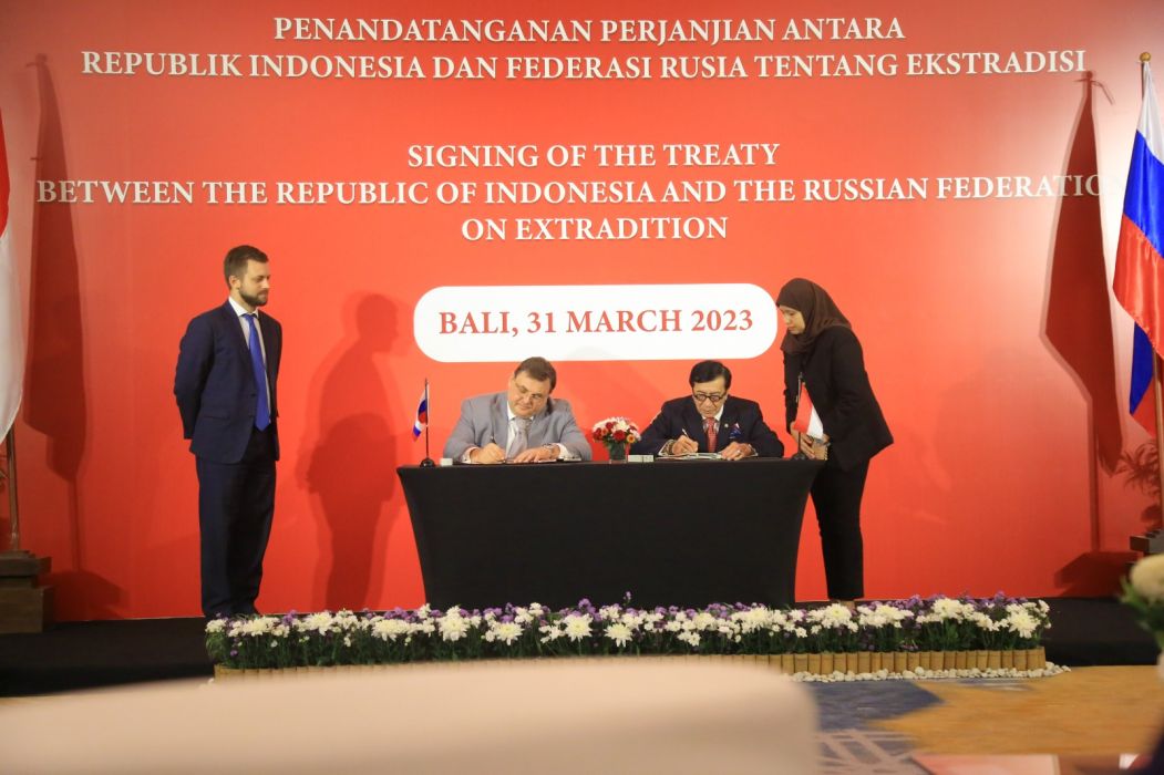 Menteri Hukum dan Hak Asasi Manusia, Yasonna H Laoly, usai penandatanganan Perjanjian Ekstradisi antara Republik Indonesia dengan Federasi Rusia di Nusa Dua, Bali, Jumat (31/3). 