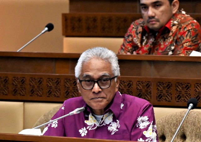 Anggota Komisi II DPR RI Guspardi Gaus dalam Rapat Kerja (Raker) dengan MenPAN-RB, di Ruang Rapat Komisi II, DPR RI, Senayan, Jakarta, Senin (10/4/2023). 