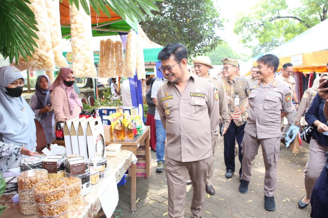 Mentan SYL Tinjau Bazaar Ramadan Kementan, Sediakan Bahan Pokok Murah