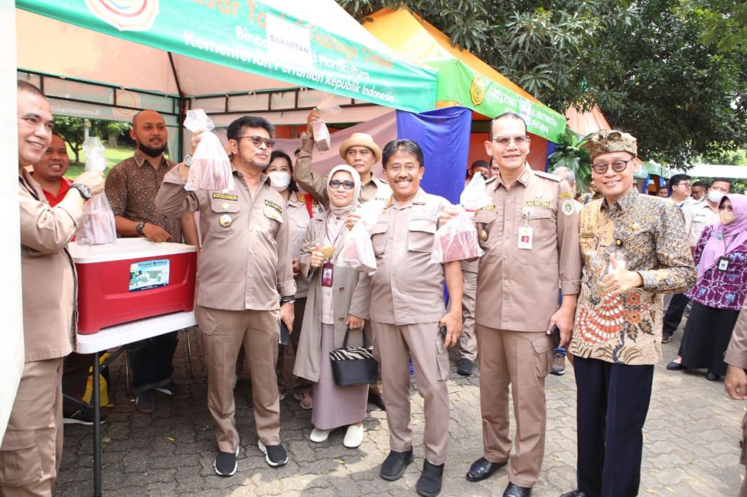 Mentan SYL Tinjau Bazaar Ramadan Kementan, Sediakan Bahan Pokok Murah