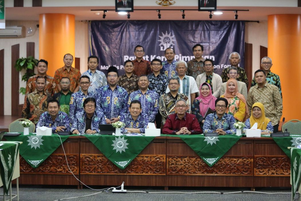 Majelis Pendidikan Dasar Menengah  dan Pendidikan Non Formal Pimpinan Pusat Muhammadiyah Periode 2022-2027 menyelenggarakan Rapat Kerja Pimpinan secara di kampus Universitas Muhammadiyah Jakarta.