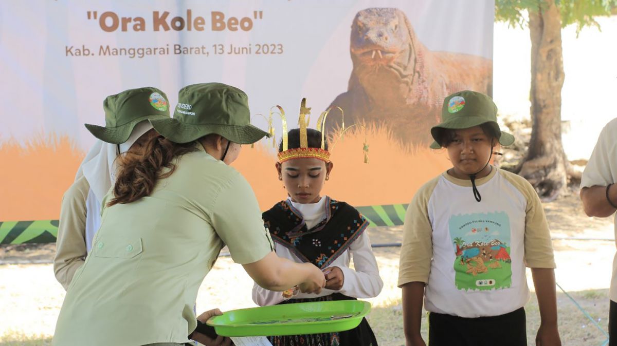 Road to HKAN 2023, Taman Safari Bogor Gandeng Smelting dan KLHK Gerakkan ‘Cintai Komodo’ ke Pelajar di Labuan Bajo