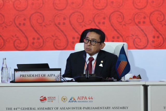 Ketua BKSAP DPR RI Fadli Zon saat mengikuti Sidang Paripurna Pertama pertemuan 'ASEAN Inter-Parliamentary Assembly' (AIPA) ke-44, di Jakarta.