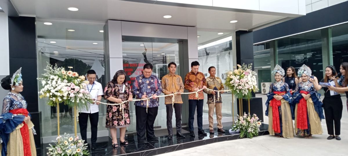 KTB Resmikan Bengkel Perbaikan Kabin dan Sasis Mitsubishi Fuso Pertama di Indonesia