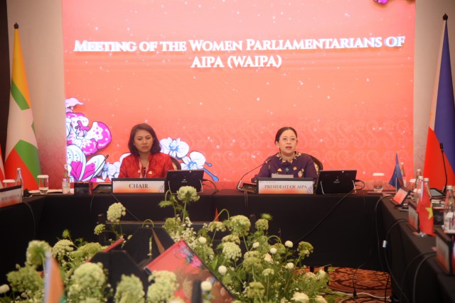 Ketua DPR RI sekaligus Presiden ASEAN Inter Parliamentary Assembly (AIPA) ke-44, Puan Maharani dalam pertemuan Anggota Parlemen Wanita AIPA (WAIPA) yang digelar dalam Sidang Umum AIPA ke-44 di Hotel Fairmont, Jakarta, Senin (7/8).