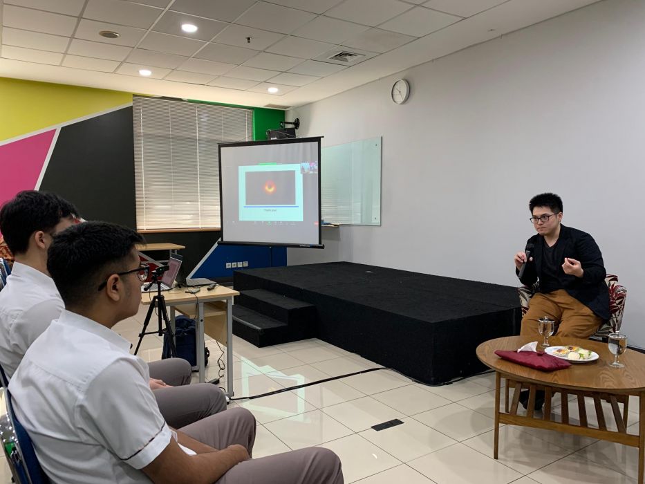 Dr. Pierre Christian Jadi Wakil Ilmuwan Indonesia dalam Penelitian Foto Black Hole