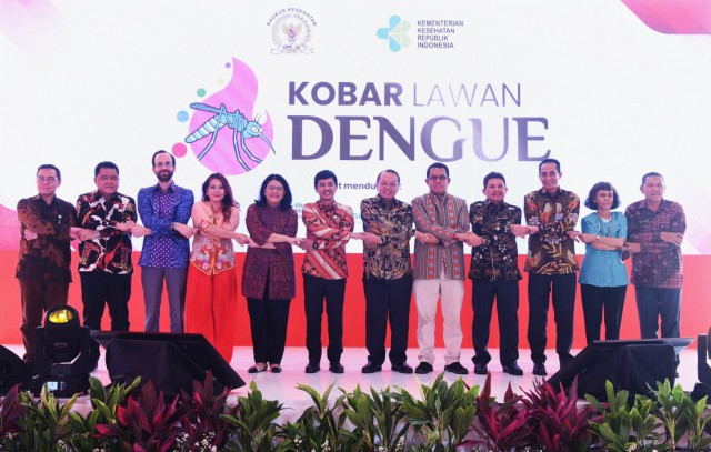 Anggota Komisi IX DPR RI Suir Syam saat deklarasi Anggota Koalisi Bersama Lawan Dengue di Lapangan Sepak Bola DPR RI, Kompleks Parlemen Senayan, Jakarta, Jumat (8/9).