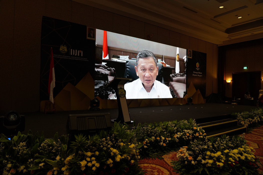 Menteri ESDM Arifin Tasrif memberi sambutan dalam acara Penganugerahan Penghargaan Keselamatan Migas Tahun 2023 di JW Marriot Hotel, Jakarta, Selasa (3/10).