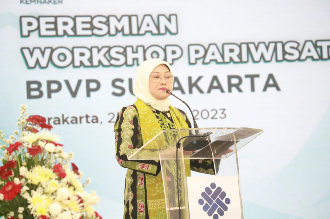 Menaker Ida Fauziyah, meresmikan Gedung Workshop Pelatihan Pariwisata Balai Pelatihan Vokasi dan Produktivitas (BPVP) di Surakarta, Jateng, Rabu (25/10. 