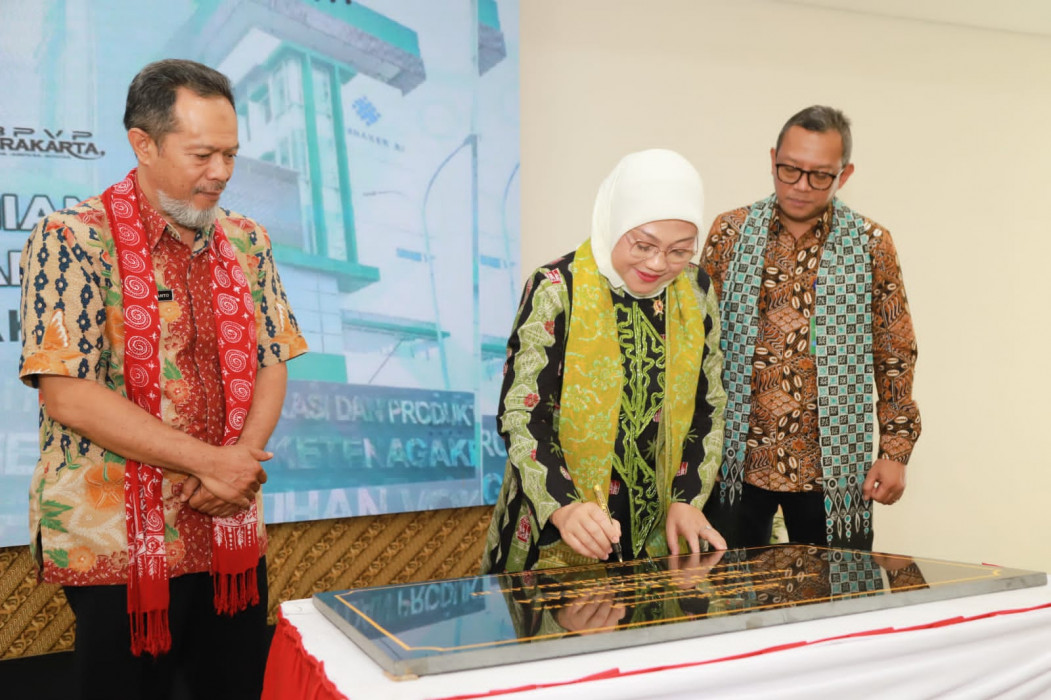 Menaker Resmikan Gedung Workshop Pelatihan Pariwisata di Surakarta 