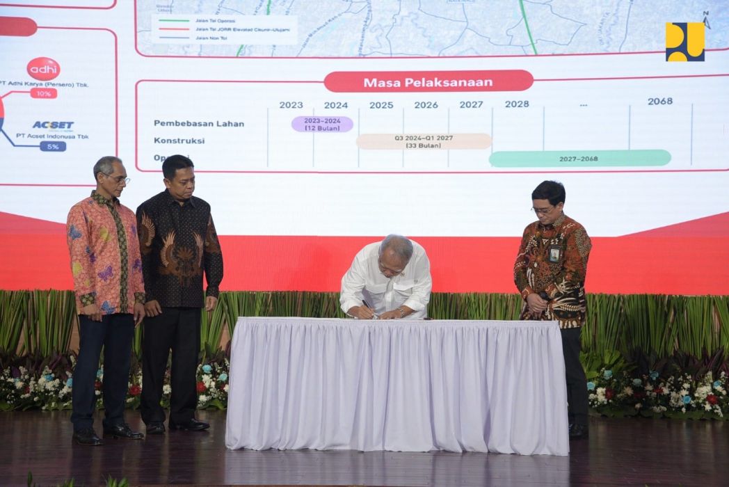 Penandatanganan Perjanjian Penjaminan dan Perjanjian Regres Jalan Tol JORR Elevated Cikunir-Ulujami di Auditorium Kementerian PUPR, Selasa (17/10/2023).