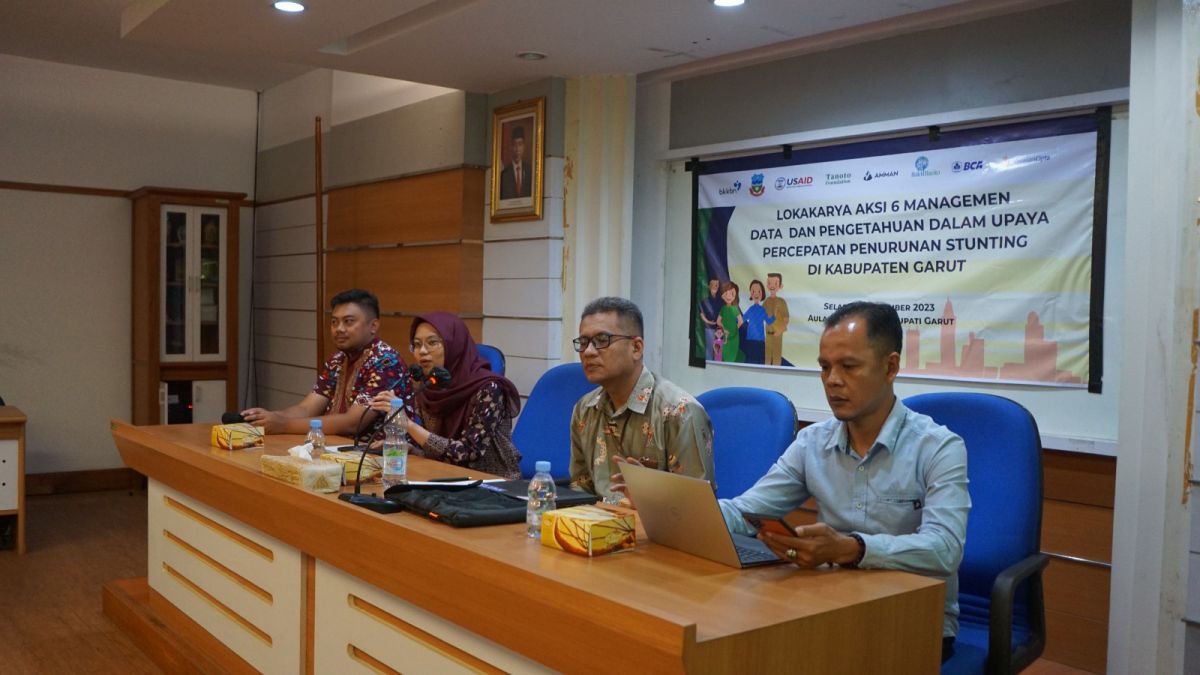 Pelaksanaan Lokakarya Aksi 6 Managemen Data dan Pengetahuan dalam Upaya Percepatan Penurunan Stunting di Kabupaten Garut, berlangsung di Ruang Rapat Wakil Bupati Garut, Jalan Pembangunan, Kecamatan Tarogong Kidul, Kabupaten Garut, Selasa (21/11). 