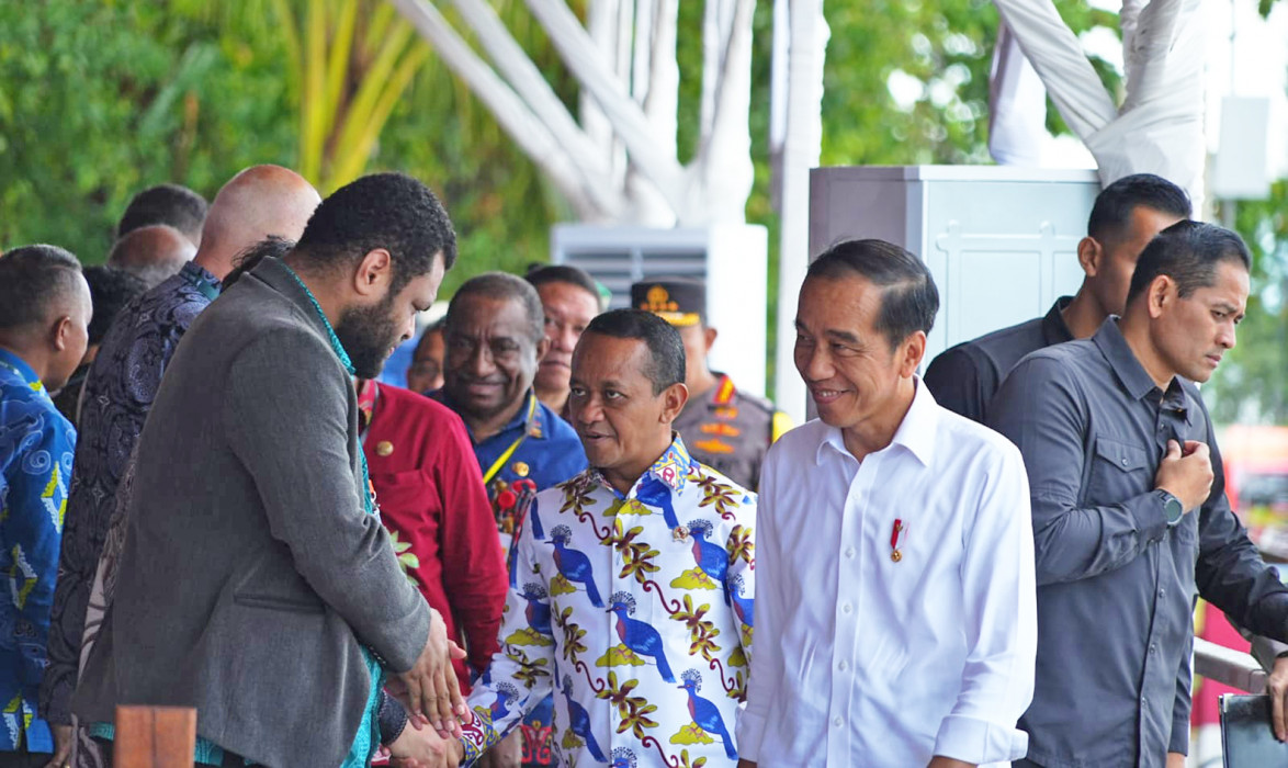 Hadiri Acara Puncak Sail Teluk Cenderawasih 2023, Presiden Jokowi Ajak Majukan Tanah Papua