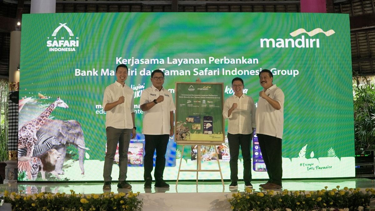 Bank Mandiri menandatangani kesepakatan dengan Taman Safari Indonesia Group untuk memberikan layanan perbankan yang terintegrasi dengan sistem perseroan. 