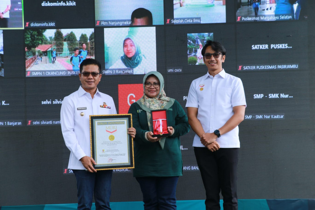 Dinas Kesehatan Pemkab Bandung mendapatkan Rekor MURI atas kegiatan tes kebugaran dengan peserta terbanyak se-Indonesia.