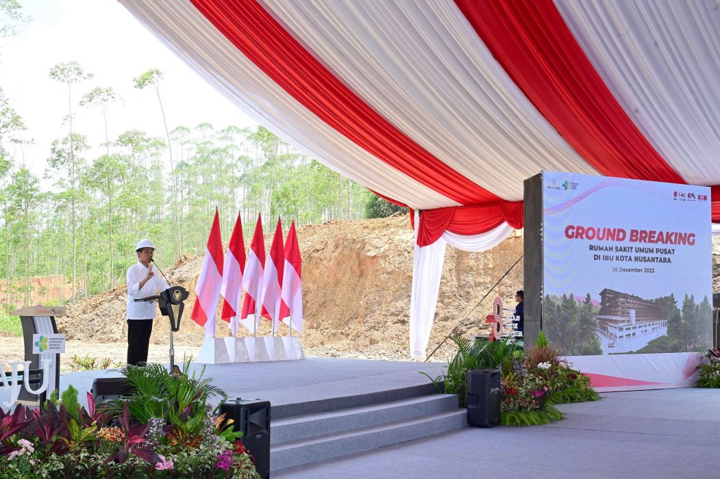 Presiden Joko Widodo secara resmi memulai groundbreaking Rumah Sakit Umum Pusat (RSUP) di Ibu Kota Nusantara (IKN), Kabupaten Penajam Paser Utara, Kaltim. Rabu (20/12/2023).