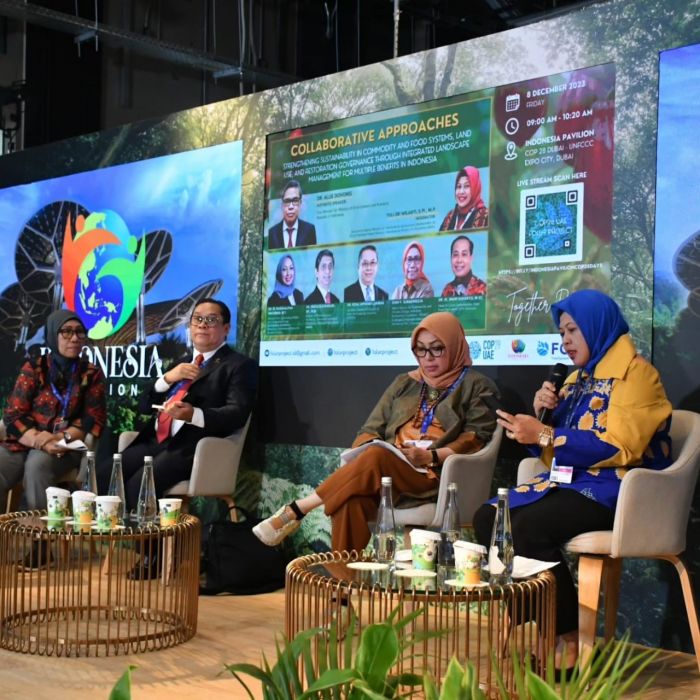 Talkshow diselenggarakan oleh Kemenko Perekonomian di Paviliun Indonesia dalam rangkaian kegiatan COP28 UNFCC di Dubai, UEA.