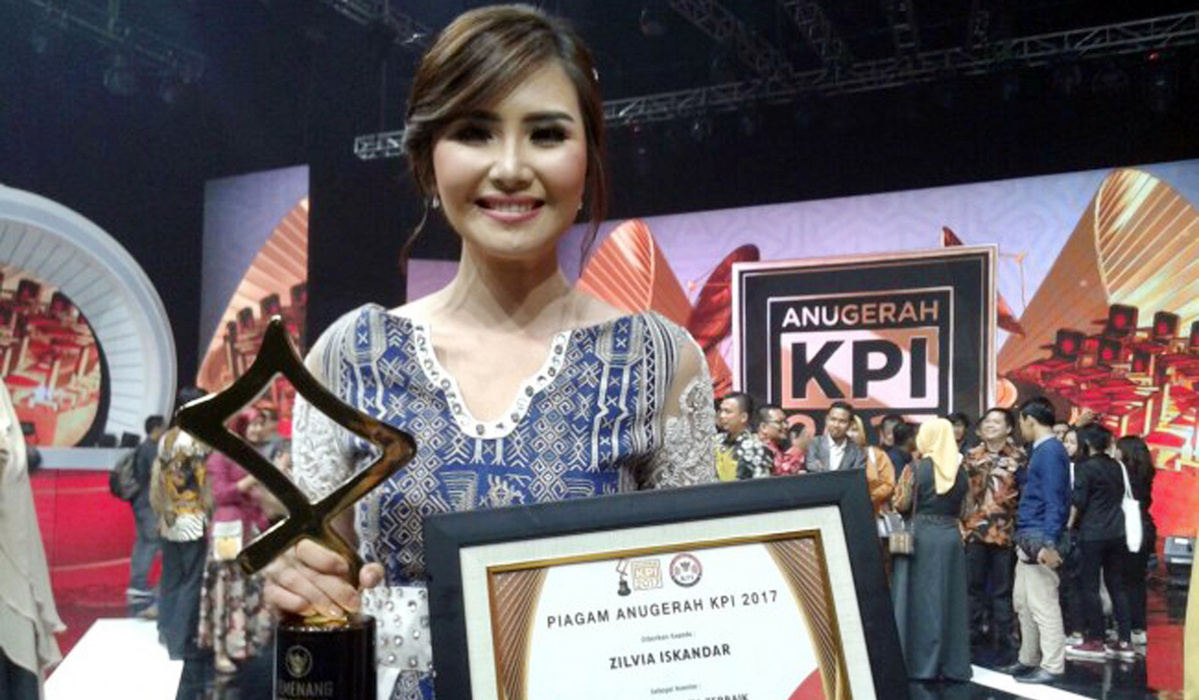 Profil Dan Perjalanan Karier Jurnalis Metro Tv Zilvia Iskandar Moderator Debat Cawapres Kedua 