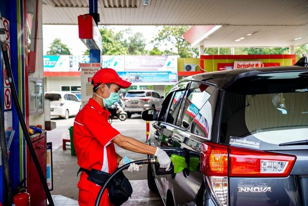 Pertamina Patra kembali menjalankan komitmennya untuk melakukan evaluasi harga jual BBM non subsidi atau jenis bahan bakar umum (JBU) secara berkala.