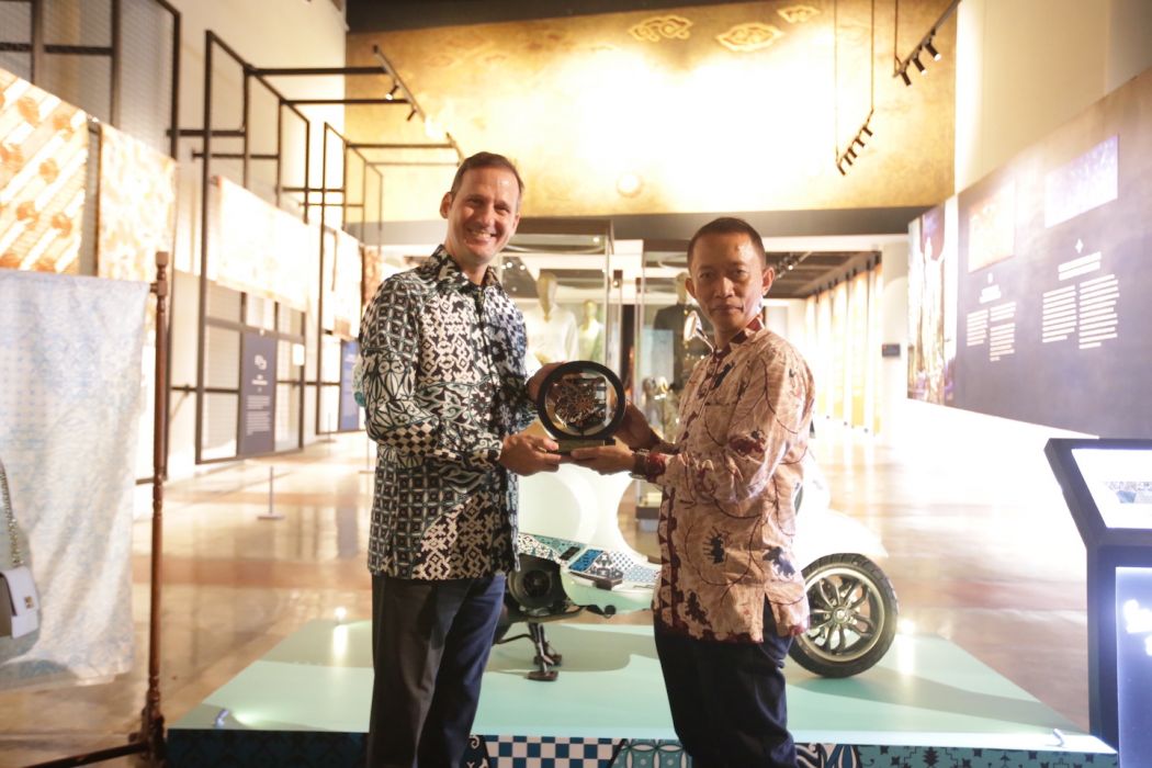 Vespa Batik Hadir di Museum Batik Indonesia