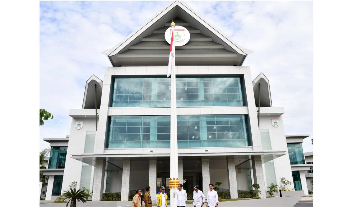 Presiden Joko Widodo meresmikan 147 bangunan pascagempa di Sulawesi Barat dengan nilai anggaran Rp1,31 triliun. 