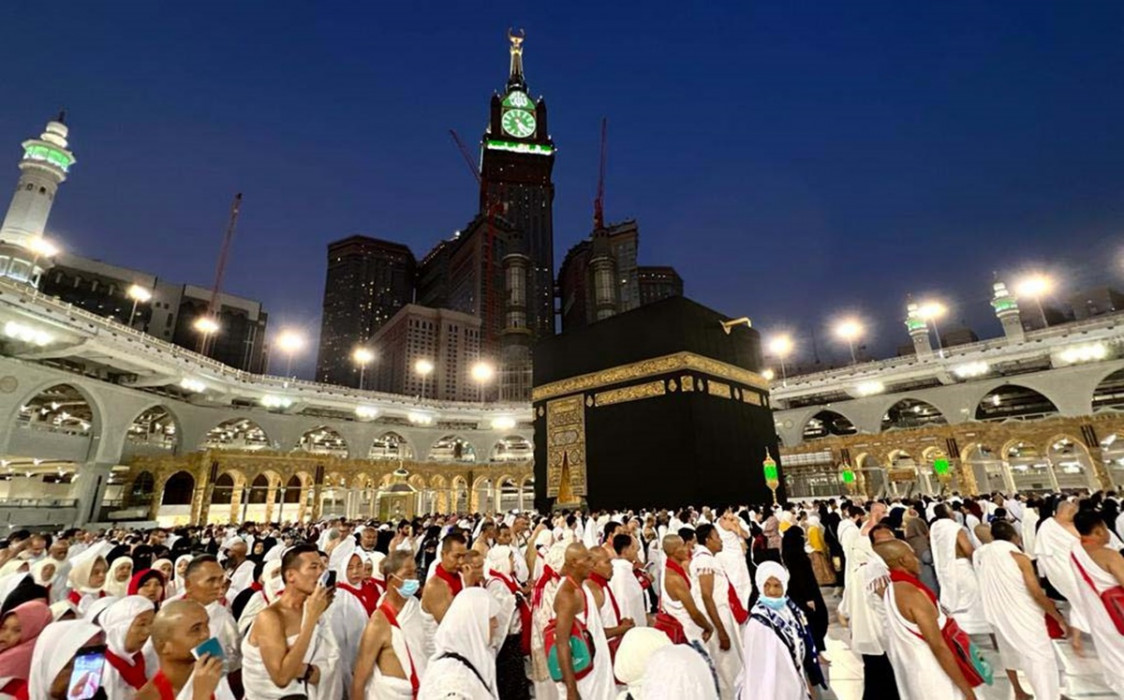 Pemberangkatan gelombang pertama jemaah haji Indonesia dari Madinah ke Mekkah, yang akan berlangsung secara bertahap mulai 20 Mei-1 Juni