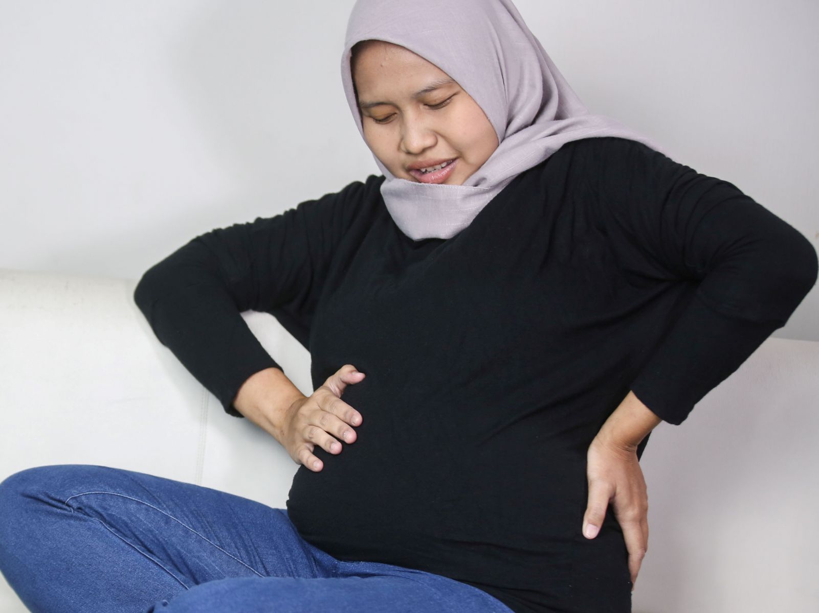 sakit pinggang sebelah kanan belakang pada wanita hamil 10