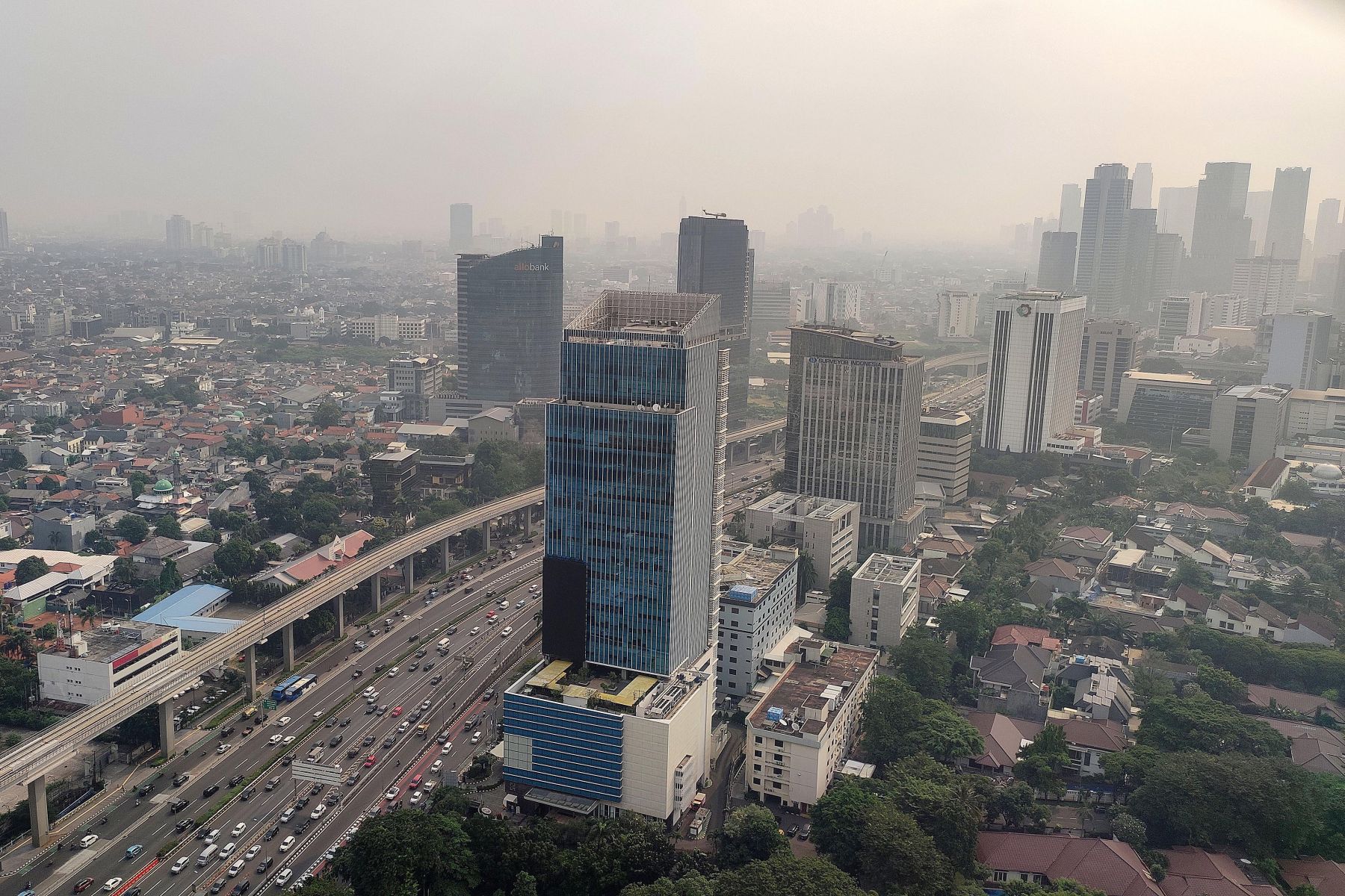 Polusi Jakarta Kian Buruk, Dinas LH Imbau Warga Kurangi Aktivitas di Luar  Ruangan